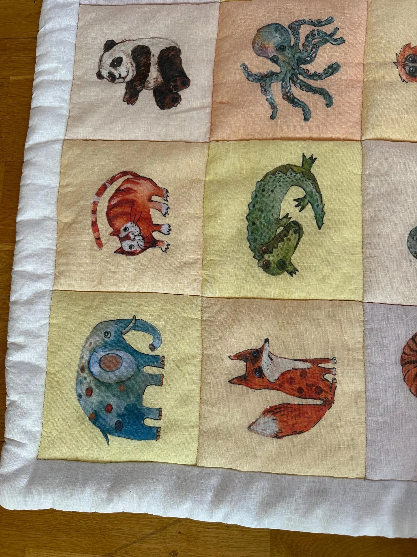 Animal play mat for tummy time, Scandinavian nursery decor, natural linen"